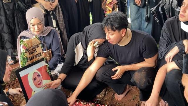 Ibunda Sonny Septian meninggal dunia pada Minggu (29/9/2024) Liputan6.com/M Althaf Jauhar)