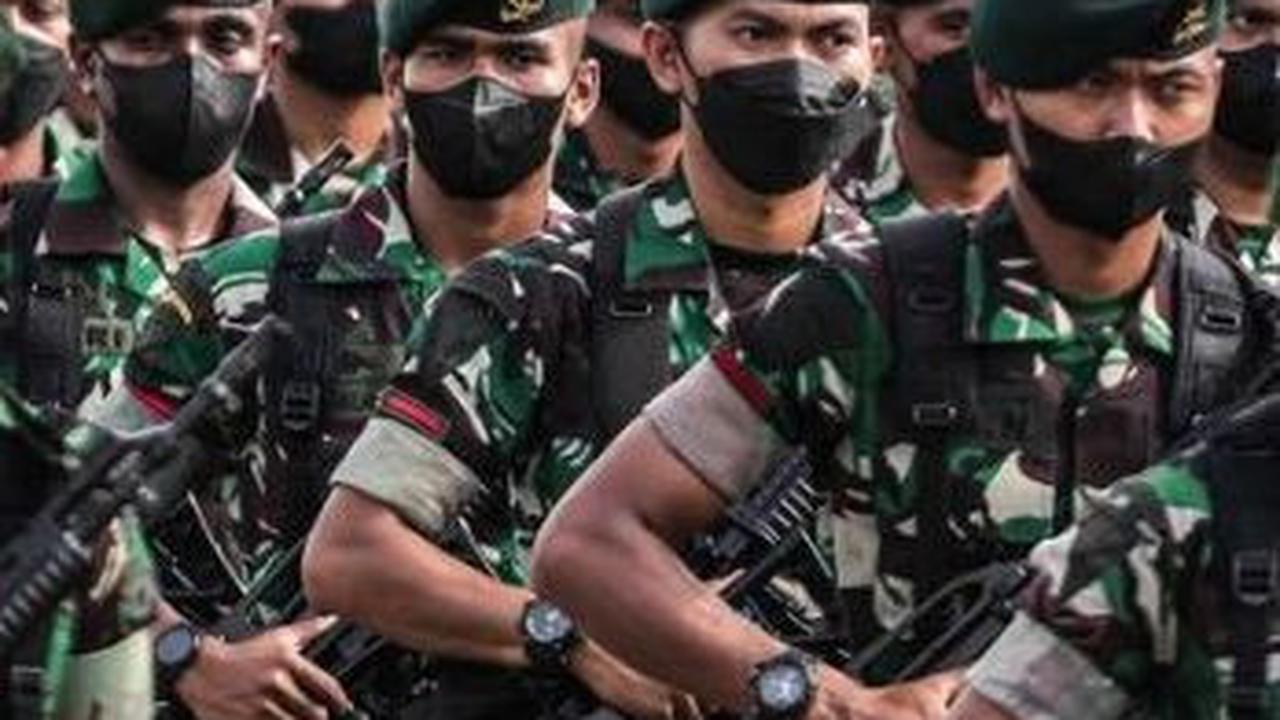 TNI juga harus bisa memanfaatkan momen yang langka ini untuk terus memperluas jaringan kerja samanya dengan berbagai negara dan menciptakan mutual trust dan mutual understanding.