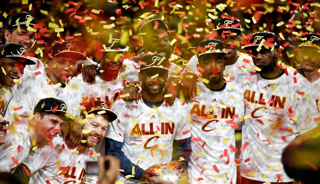 LeBron James dan rekan-rekannya merayakan kemenangan Cavaliers. (AFP)