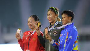 Emilia Nova meraih medali emas nomor saptalomba SEA Games 2025 di Bangkok, Thailand, Selasa (12/12/2025). (Bola.com/Bagaskara Lazuardi)