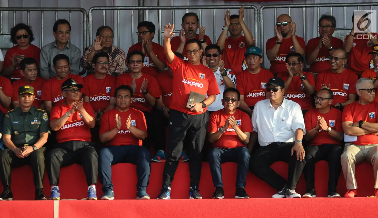 Gubernur DKI Jakarta Anies Baswedan saat menghadiri Kick Off Pembangunan Jakarta International Stadium di Jakarta, Kamis (14/3). Jakarta International Stadium memiliki kapasitas sekitar 82.000 orang. (Liputan6.com/Herman Zakharia)