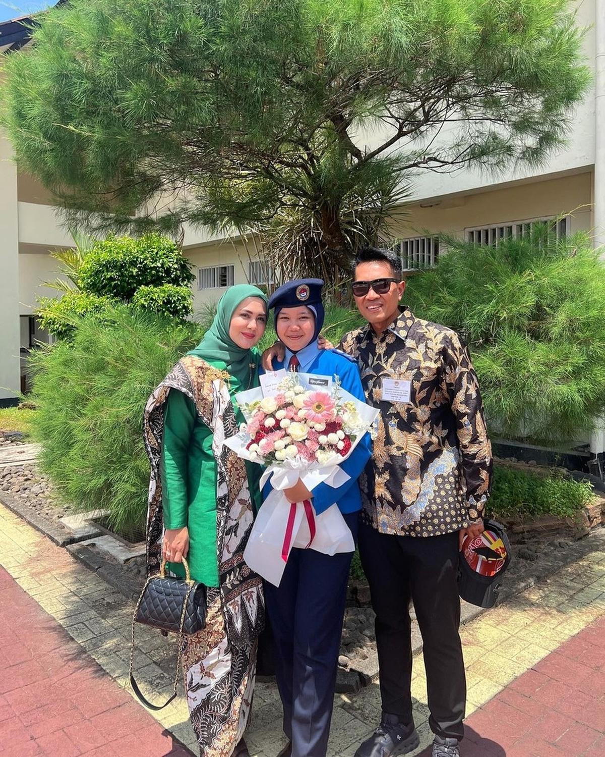 Potret Juliana Moechtar Jenguk Anak Sambung yang Sekolah di Taruna Nusantara, Peluk Tangis Haru Lepas Rindu