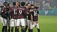 Para Pemain AC Milan, merayakan gol Andrea Poli saat melawan Klub Serie B Crotone pada laga Piala Italia di Stadion San Siro, Rabu (2/12/2015) dini hari WIB. AC Milan menang 3-1. (Photo/Acmilan.com)