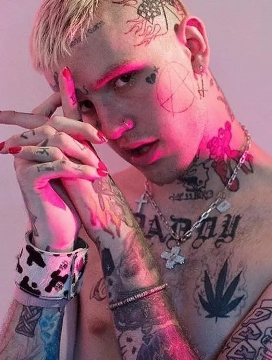 Terlihat dari akun Instagramnya, para penggemar pun masih berduka dan mengucapkan belasungkawa atas kepergian Lil Peep. (instagram/lilpeep)