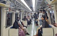 Warga Antusias Padati LRT Jabodebek Nikmati Tarif Lebaran Rp1 Menuju Dukuh Atas