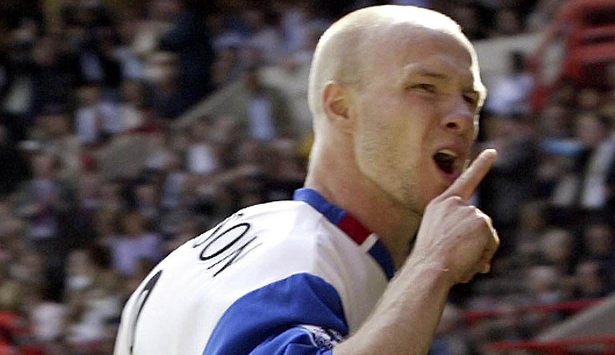 3. Andy Johnson, bersama Crystal Palace striker Inggris ini berhasil mencetak 21 gol pada musim 2004/05. Mungkin karena usianya yang saat itu sudah uzur membuat mantan  pemain Everton itu hanya bersinar satu musim. (AFP/Alessandro Abbonizio)