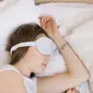 Ilustrasi perempuan tidur, bermimpi. (Foto oleh Anna Nekrashevich: https://www.pexels.com/id-id/foto/wanita-tempat-tidur-kamar-tidur-dalam-ruangan-6604844/)