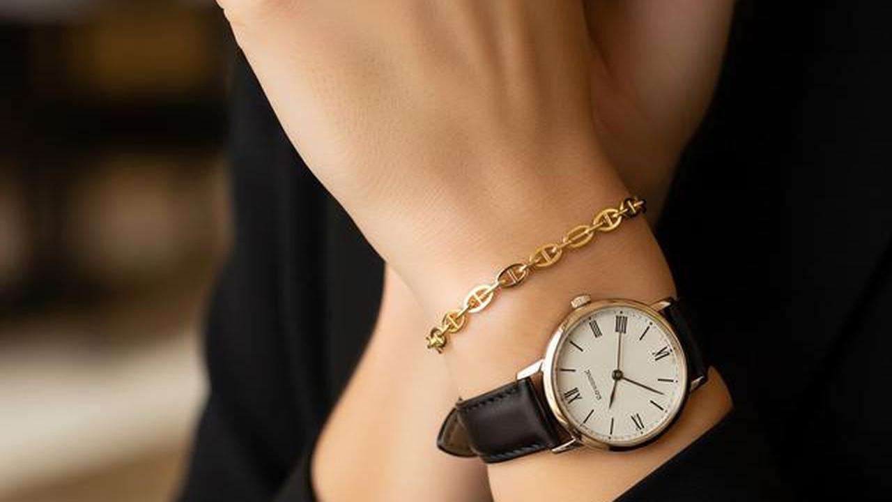 Gelang Rantai Apa yang Cocok Dipadukan dengan Jam Tangan? Ini 8 Rekomendasi Modelnya di 2025