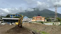 Situasi Stadion Gelora Kie Raha, Ternate, Kamis (14/3/2024). Stadion itu tengah direnovasi untuk menjadi kandang Malut United di Liga 1 2023/2024.