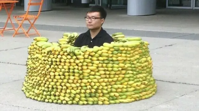 7 Kelakuan Absurd Orang di Tempat Umum Ini Bikin Gagal Paham, Kocak Abis