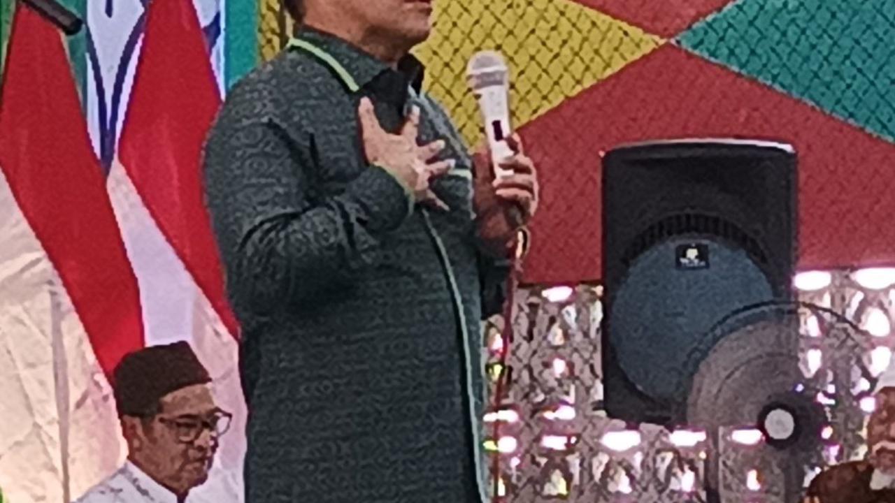 "Dan Alhamdulillah pada tanggal 29 (Agustus) pagi, saya kontak salah satu sekretaris Dewan Syuro DPW PKB Kiai Badawi dari Kudus yang lagi umrah, saya minta tolong istikharah semalam suntuk ini apa yang terbaik untuk negara ini," tambahnya.