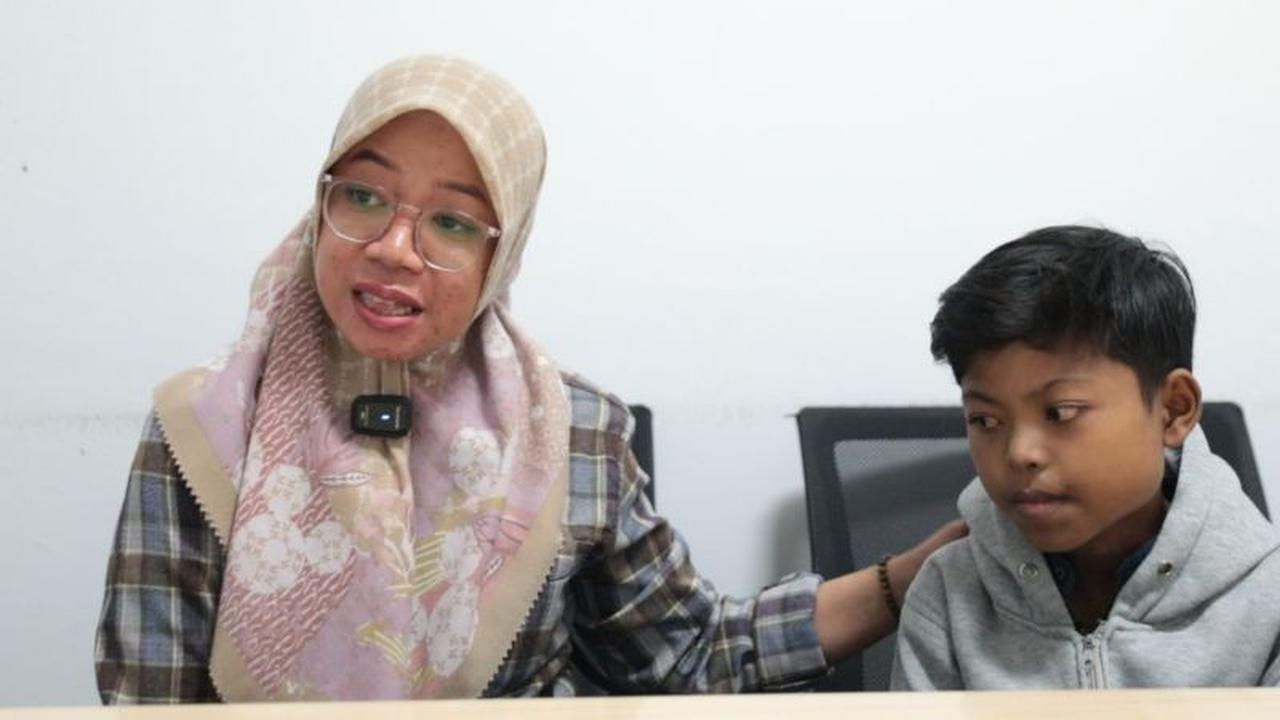 BPJS PBI Jadi Penopang Utama, Ibu Asal Bekasi Dampingi Anak Jalani Cuci Darah
