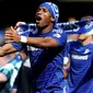 Didier Drogba akhirnya kembali merasakan trofi juara Liga Premier Inggris bersama Chelsea. Sebelumnya, Drogba mampu membawa The Blues meraih gelar Liga Inggris pada musim 2004/2005, 2005/2006, dan 2009/2010. (Reuters/Carl Recine)