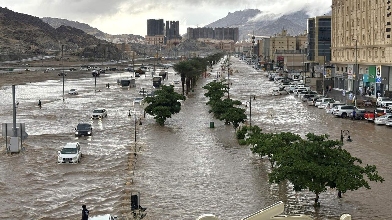 Banjir terjang Mekkah, Arab Saudi