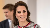 Ketika Gaun Terpendek Kate Middleton Jadi Tren Rok Mini Berkelas pada 2025