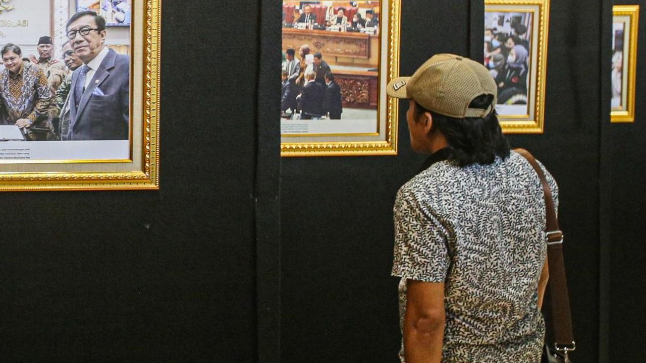 FOTO: Melihat Warna-Warni Pameran Fotografi 'Parlemen Moderen Untuk Indonesia' di Gedung Nusantara II