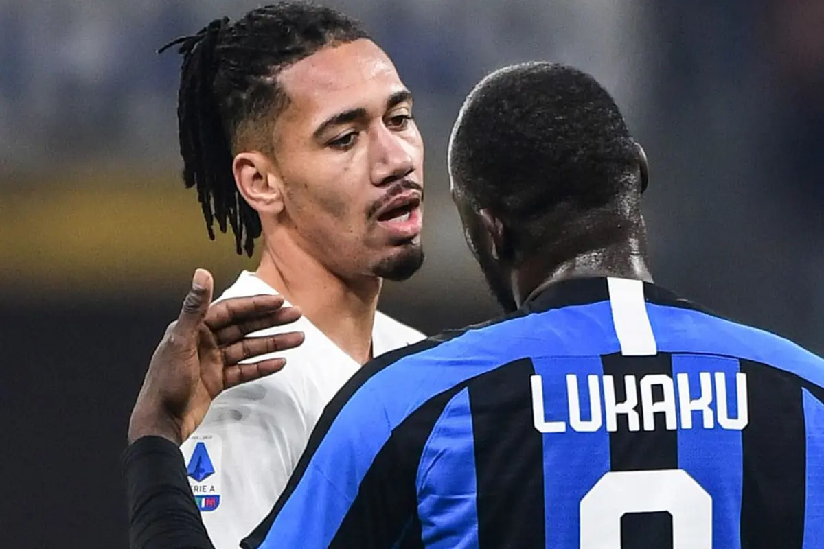 Chris Smalling dan Romelu Lukaku