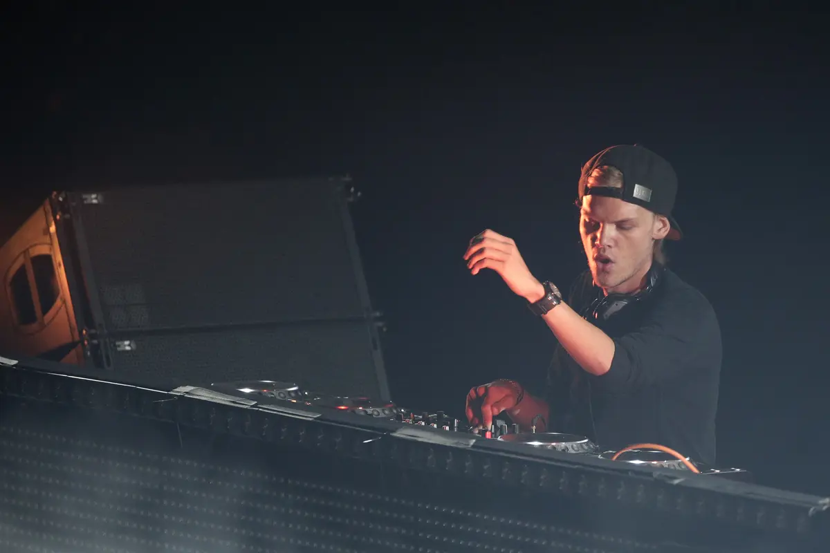 [Bintang] Penjualan Lagu Avicii Meningkat Pasca Meninggal Dunia