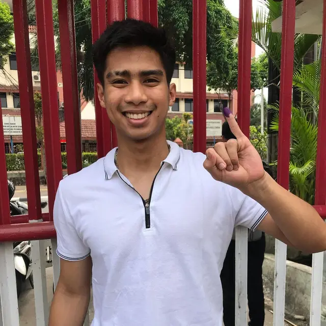 6 Potret Sabar Gutama Atlet Bulutangkis Indonesia, Disebut Mirip Vidi Aldiano