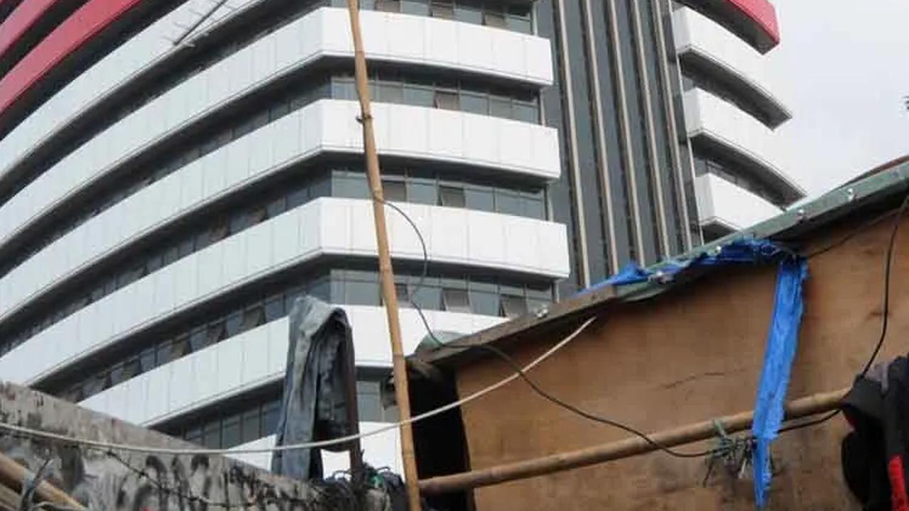 KPK Bawa Tiga Koper dan Satu Kardus dari Rumah Ketua Komisi IV DPR RI