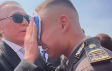 Peluk Cium Jenderal Polisi Dijuluki Iwan Bule ke Anak Lulus Akpol Dilantik Presiden
