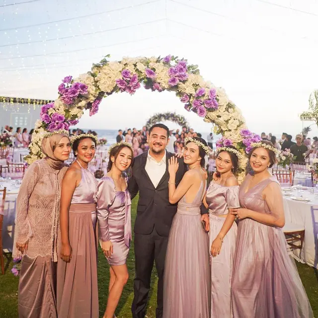 6 Potret Shandy Aulia Jadi Bridesmaid di Pernikahan Sahabat, 16 Tahun Berteman