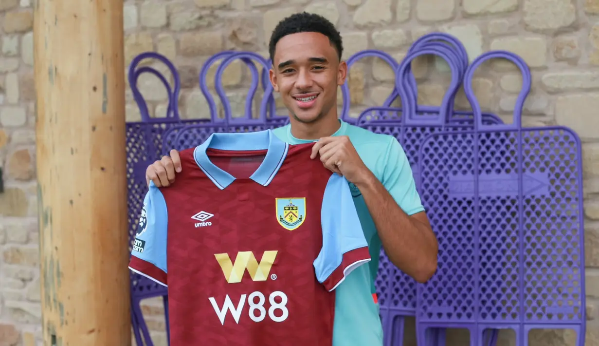 Klub berjuluk The Clarets itu tidak mengumumkan biaya transfer Ramsey. (FOTO: twitter.com/BurnleyOfficial)