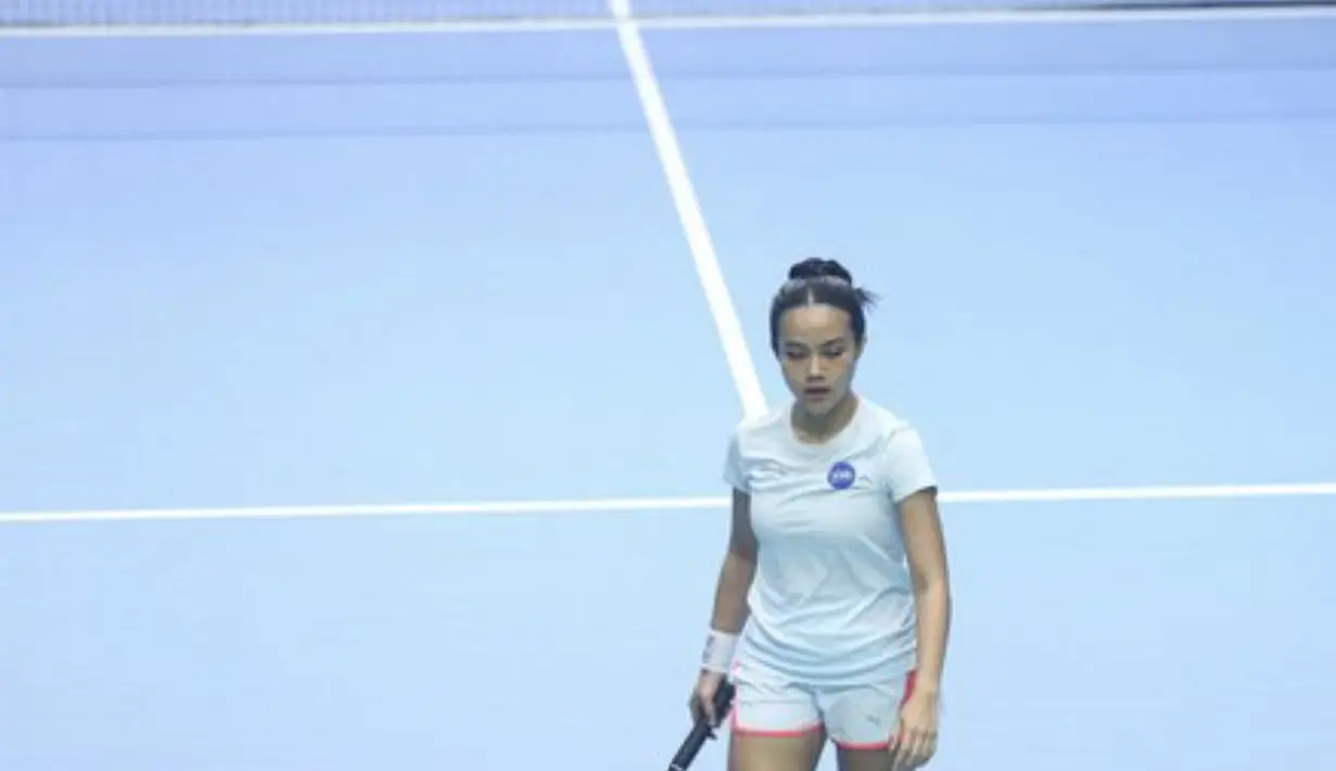 Gaya rambut Yura Yunita begitu seru dan minimalis, hadirkan gaya yang begitu segar. [Foto: Instagram/ RaffiNagita]