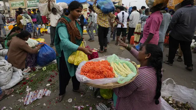 India Cabut Pembatasan COVID-19