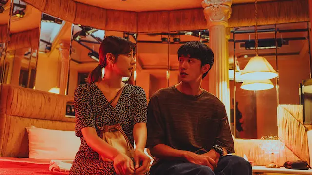 At The Moment (Foto: Netflix)