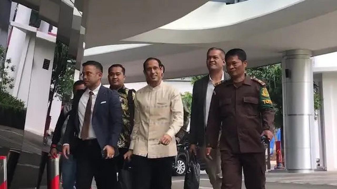Kasus Laptop Chromebook Nadiem, Kejaksaan Periksa Sejumlah Sekolah di Solo
