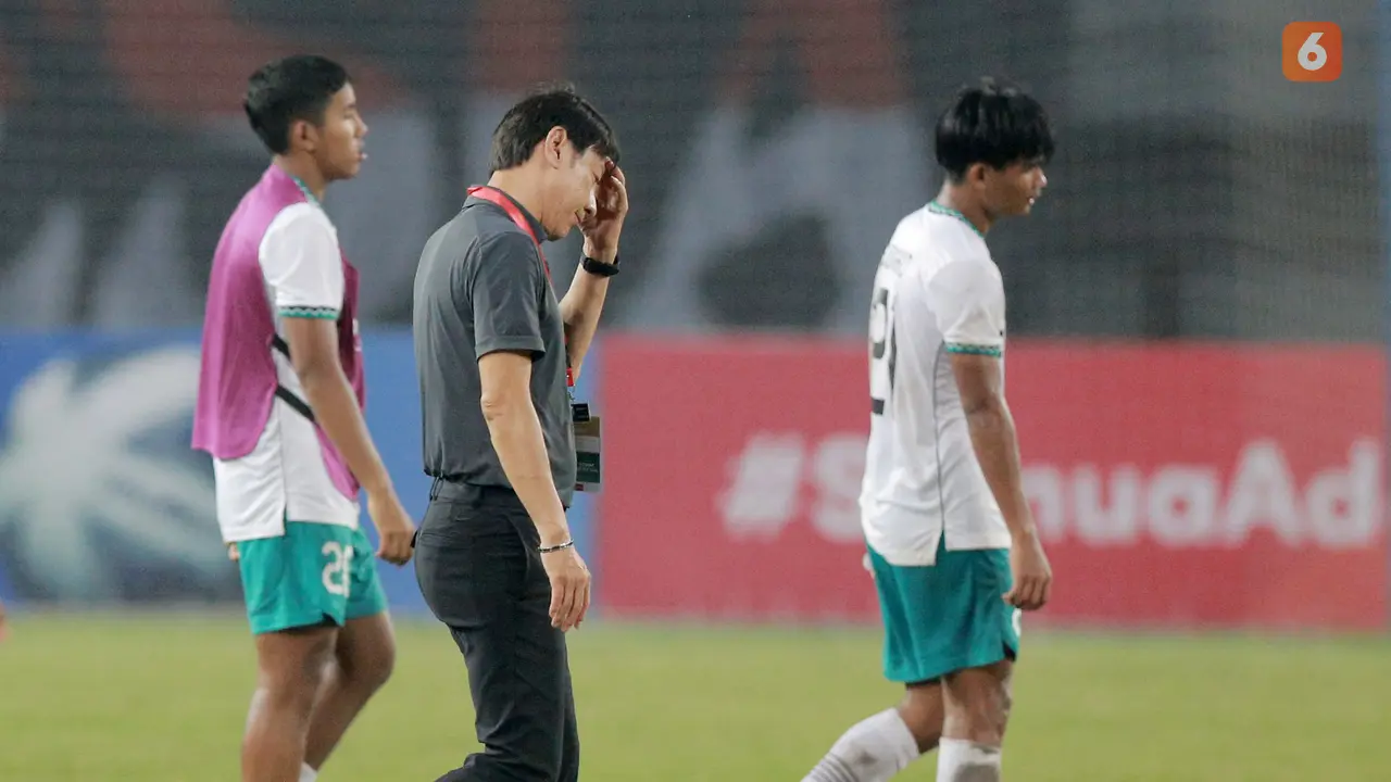Foto: Ekspresi Pemain Timnas Indonesia usai Tersingkir dari Piala AFF U-19 2022, Zanadin Fariz Pun Menangis