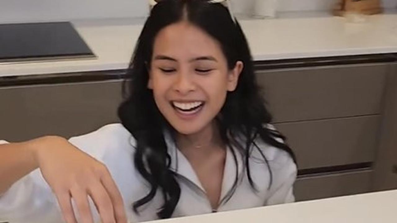 Sang Bangga Lihat Maudy Ayunda Memasak