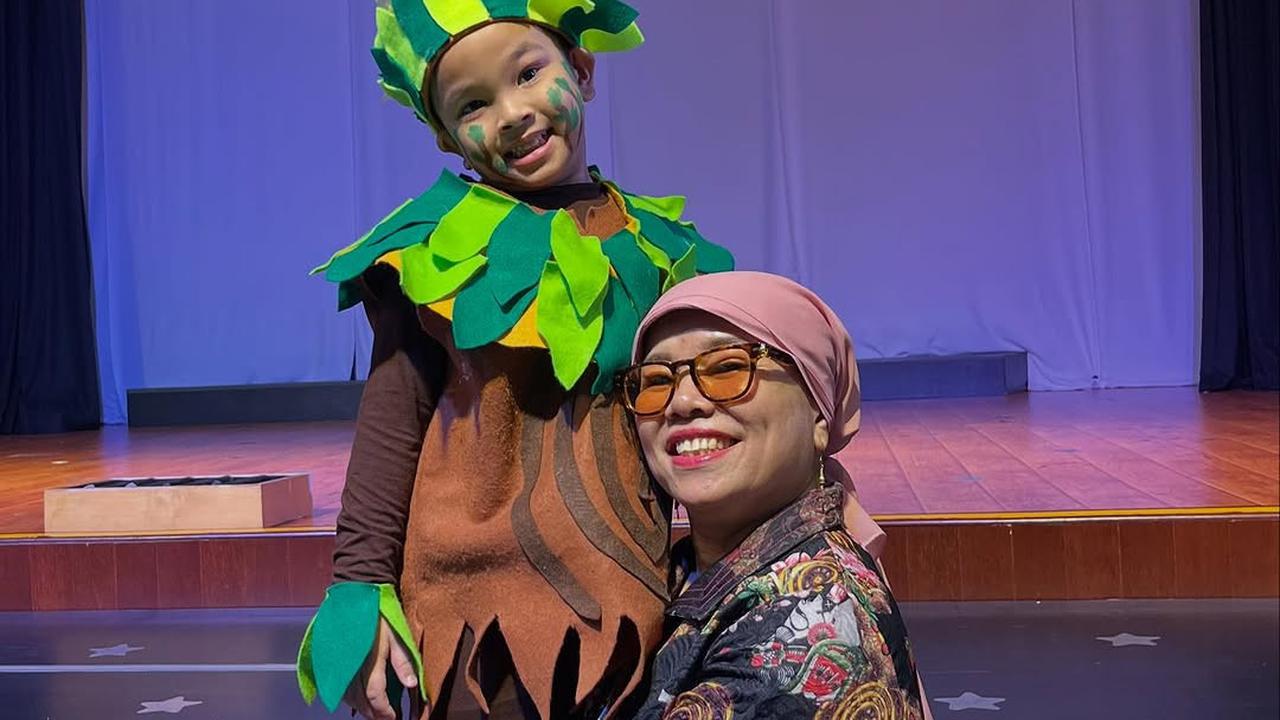 Jadi Pohon, 7 Potret Gala Sky Pentas di Sekolah Pertama Kali, Bikin Bangga Oma dan Opa