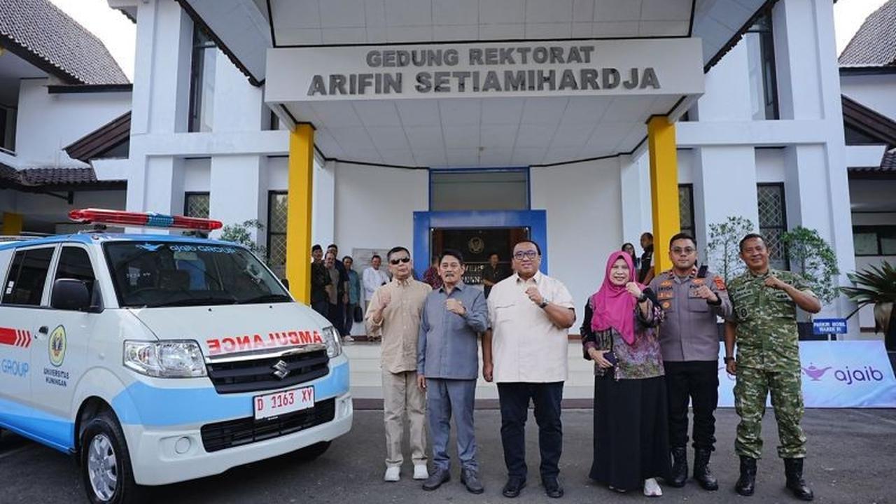 Andi Gani Serahkan Ambulans dan Beasiswa, Perkuat Kolaborasi Ajaib Group dengan Universitas Kuningan