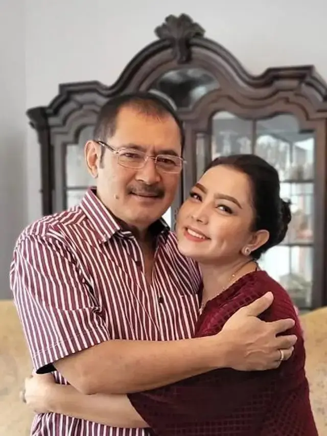 Potret Lawas Pernikahan Bambang Trihatmodjo dengan Mayangsari, Sederhana