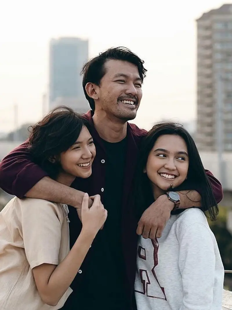 [Fimela] Rio Dewanto, Sheila Dara dan Rachel Amanda