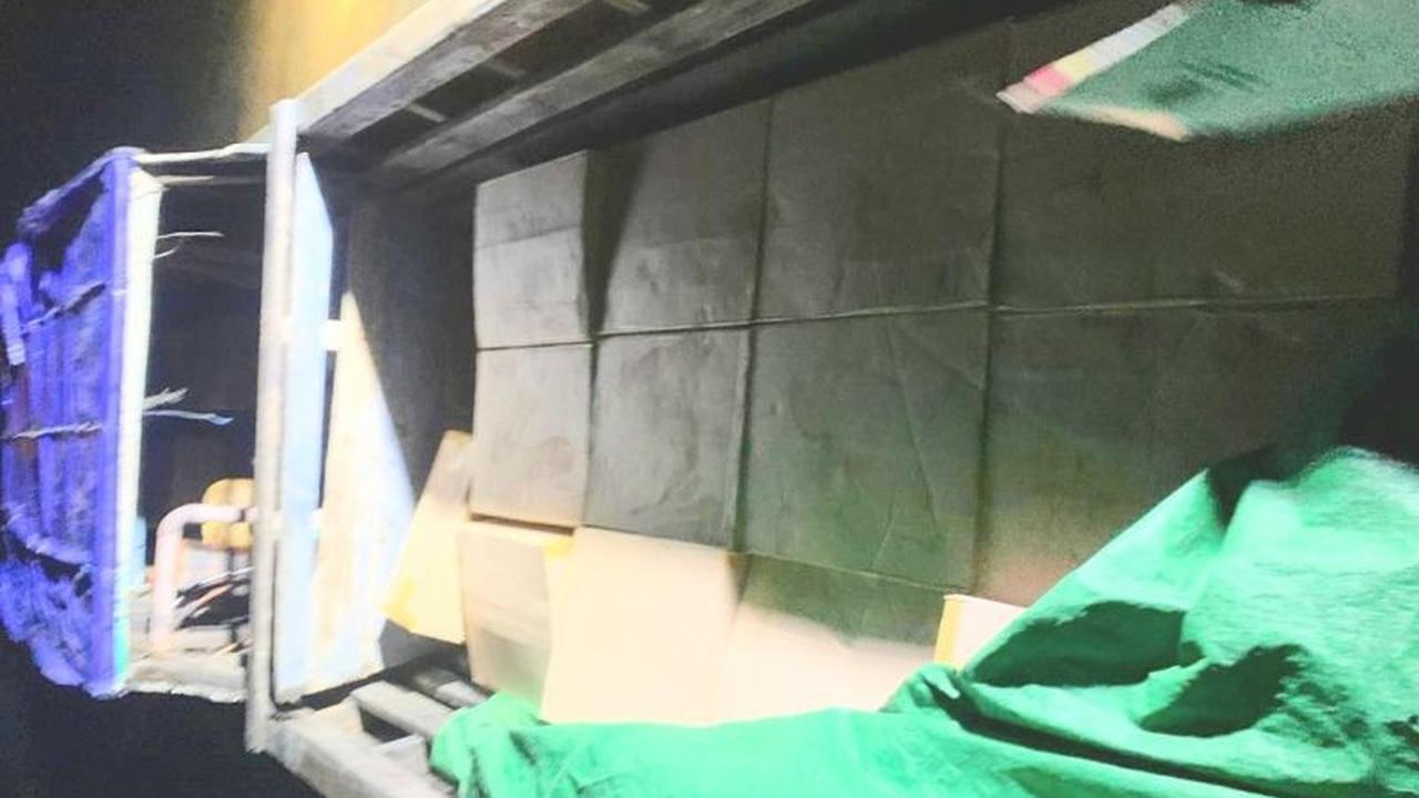 Bea Cukai Batam Kembali Gagalkan Penyelundupan 371 Ribu Batang Rokok Ilegal di Perairan Pulau Ngenang
