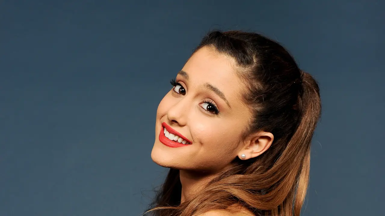 [Bintang] Ariana Grande