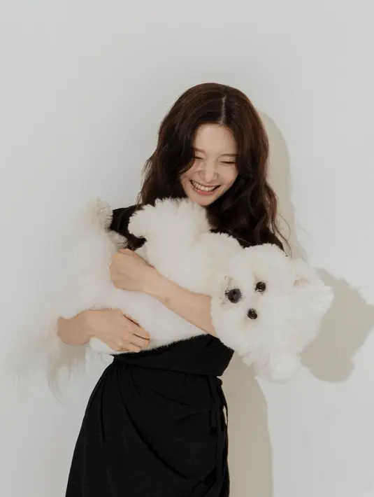 Diketahui Jung Chaeyeon mengalami patah tulang selangka saat syuting drama korea 'THE GOLDEN SPOON' pada 10 September 2022. (FOTO: instagram.com/j_chaeyeoni/)
