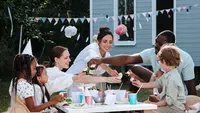 Bikin anak makin sehat, ini rahasia trik stimulasi grounding. [Dok/Pexels.com/Ron Lach].