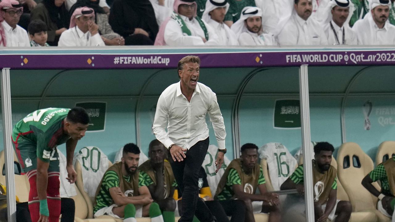 Foto: Lecutan Semangat Pelatih Herve Renard Belum Mampu Loloskan Arab Saudi ke Babak 16 Besar Piala Dunia 2022
