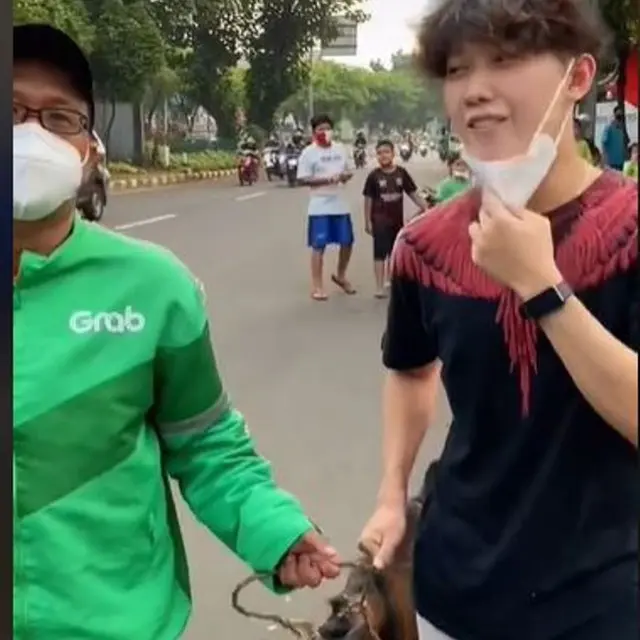 Selebgram Bantu Driver Ojol Berkurban untuk Pertama Kali