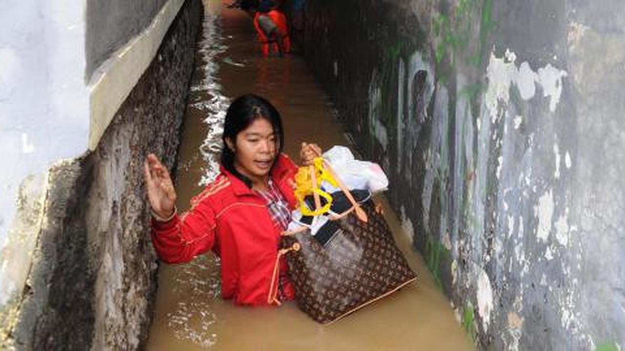 Anggaran belum diketok DPRD, Jokowi tak berkutik atasi banjir