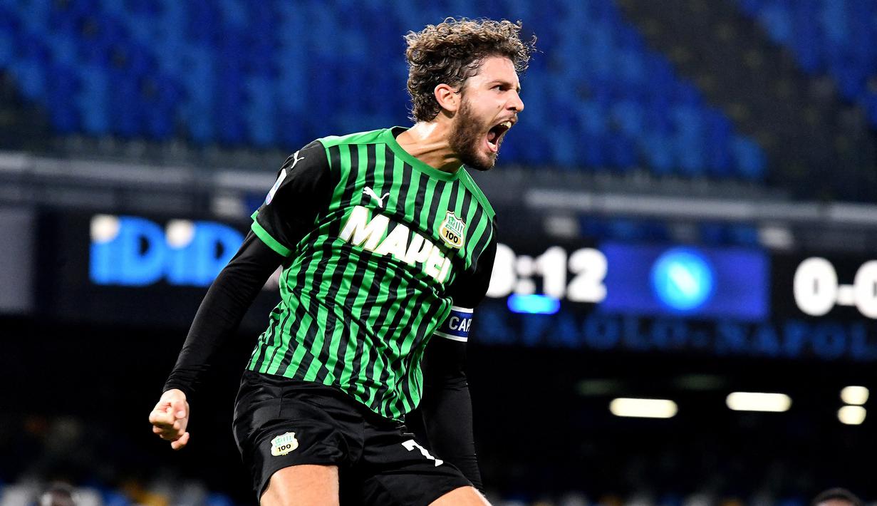 Kecocokan skema dengan Sassuolo. Timnas Italia yang diarsiteki Roberto Mancini memiliki skema yang mirip dengan Roberto De Zerbi di Sassuolo. Skema dinamis sudah terbiasa dimainkan Manuel Locatelli di Sassuolo, sehingga bisa beradaptasi dengan cepat di Timnas Italia. (Foto: AFP/Tiziana Fabi)