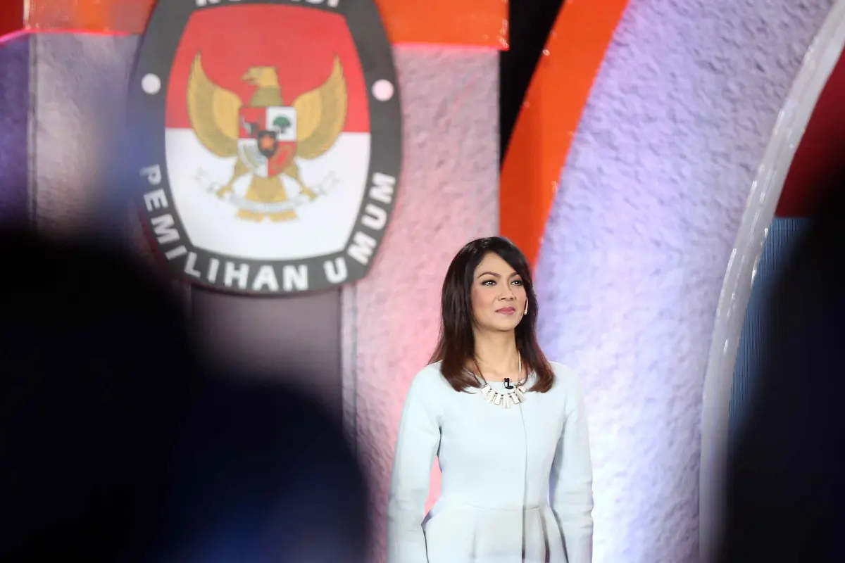 Ira Koesno kembali menjadi moderator dalam Pilkada DKI 2017. (Nurwahyunan/Bintang.com)