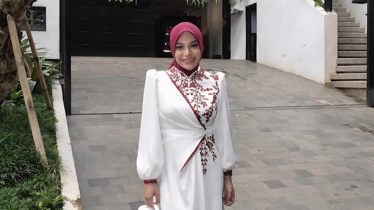 5 Model Gamis Batik Sederhana Tapi Elegan, Kekinian Cocok Dipakai Anak-Anak Muda