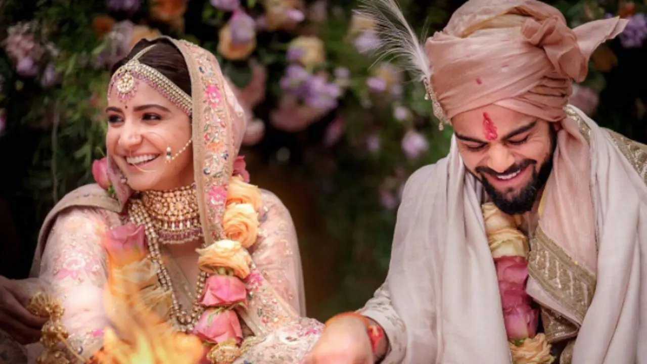 [Bintang] Anushka Sharma dan Virat Kohli