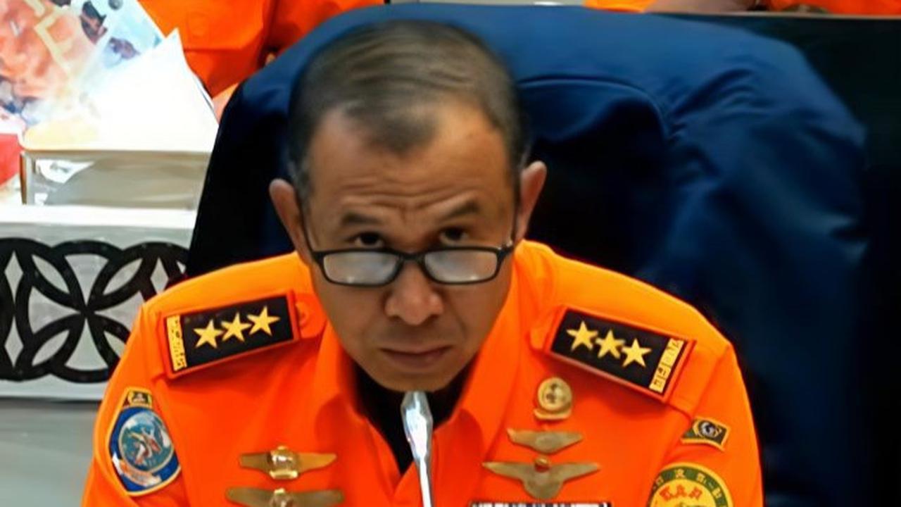 VIDEO: Anggota DPR Emosi Skak Jenderal Kepala Basarnas "Saya Lagi Bicara, Bapak Jangan Bicara Juga!"