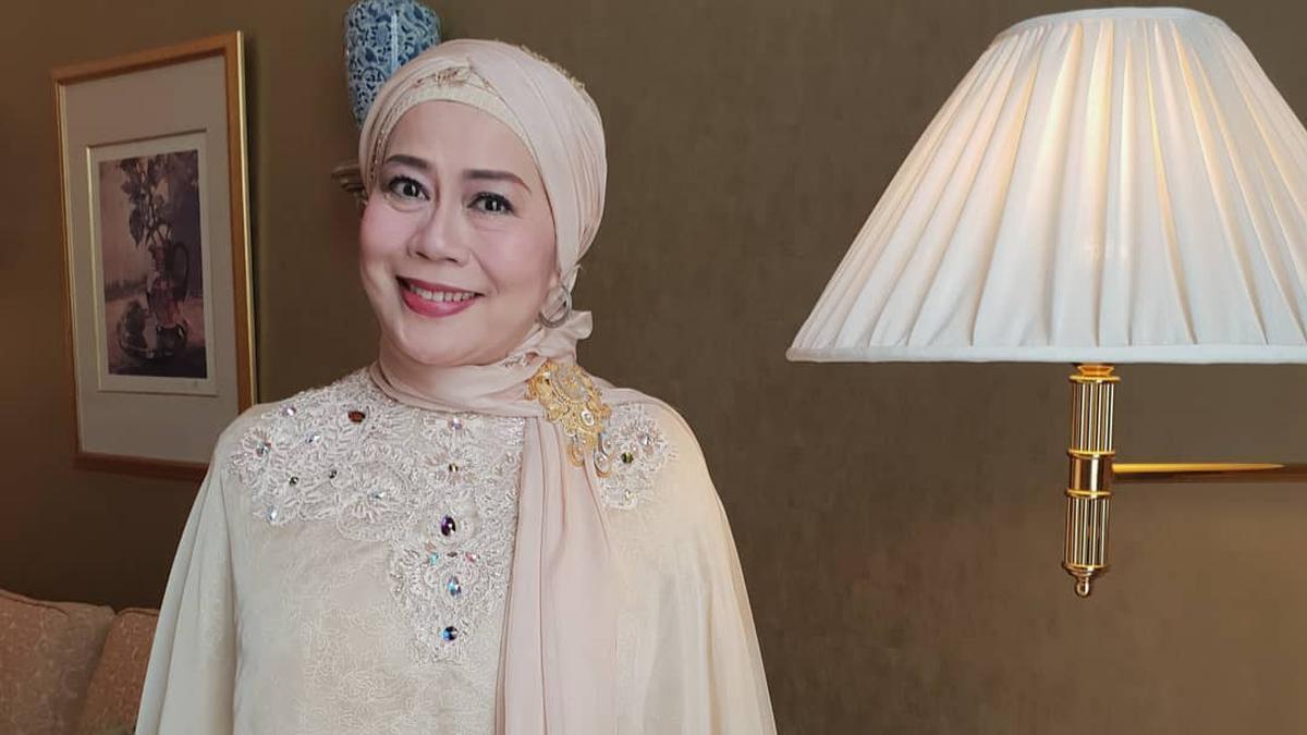 Dewi Yull Tetap Bersyukur Meski Satu Matanya Tak Berfungsi Akibat Abrasi Retina, Begini Kronologinya